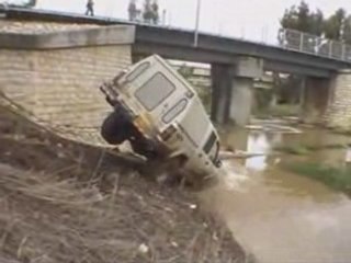 mud - a lot of mud -rolling over -  נחל שורק בוץ