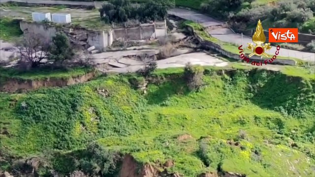 La frana di Niscemi vista dall'alto, il sopralluogo aereo dei vigili del fuoco