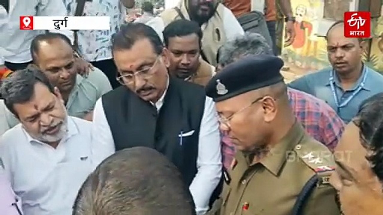 भूपेश बघेल पर अभद्र टिप्पणी के विरोध में कांग्रेस का थाना घेराव, दुर्ग में FIR और गिरफ्तारी की मांग