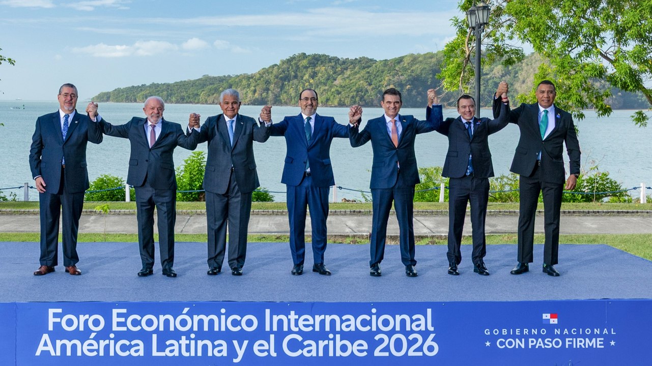 La foto familiar de los jefes de Estado que asisten al Foro Económico de América Latina y el Caribe