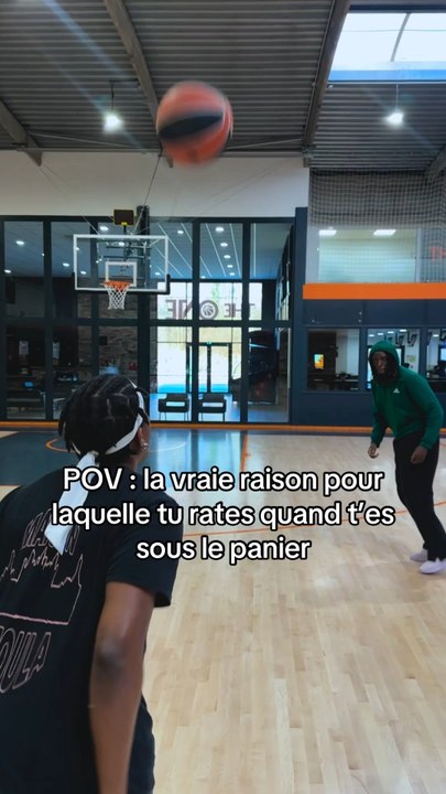 Tu pourras sortir cette excuse la prochaine fois que tu rates seul sous le panier 🏀😭#basketball #humor #sakanasport