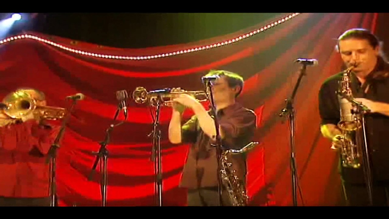 BÉNABAR — “La P'tite monnaie” — (Bénabar Live au Grand Rex) – (2004) — Disque 2