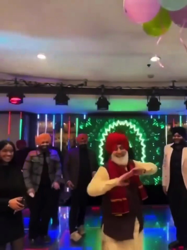 Viral Dance Apology by DSGMC Member - DSGMC ਮੈਂਬਰ ਅਮਰਜੀਤ ਸਿੰਘ ਪਿੰਕੀ ਦੀ ਵੀਡੀਓ ਵਾਇਰਲ, ਮੰਗੀ ਮੁਆਫੀ