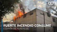 Fuerte incendio consume fábrica de plásticos en San Pedro de Los Pinos en la alcaldía Álvaro Obregón