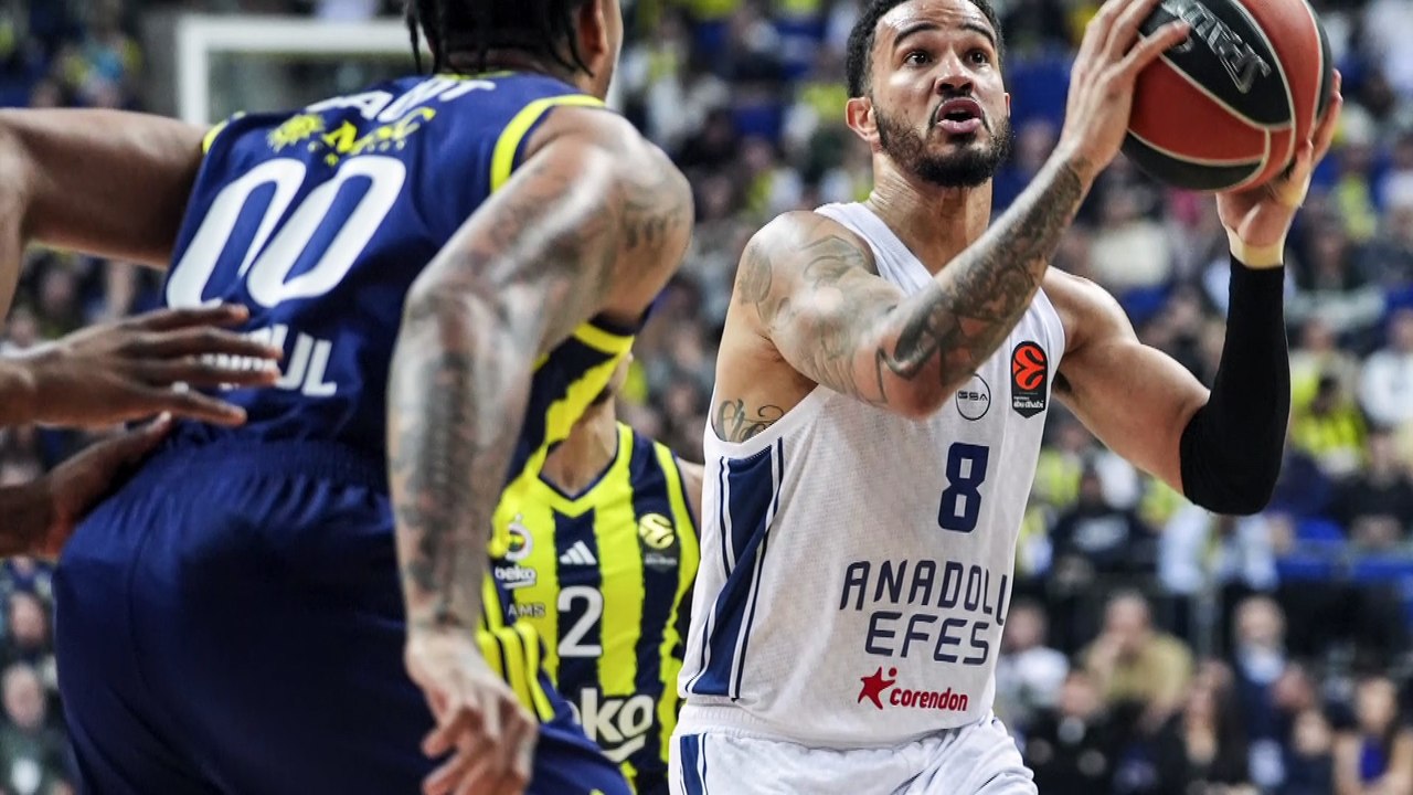 Fenerbahçe Beko - Anadolu Efes maç sonucu 79-62