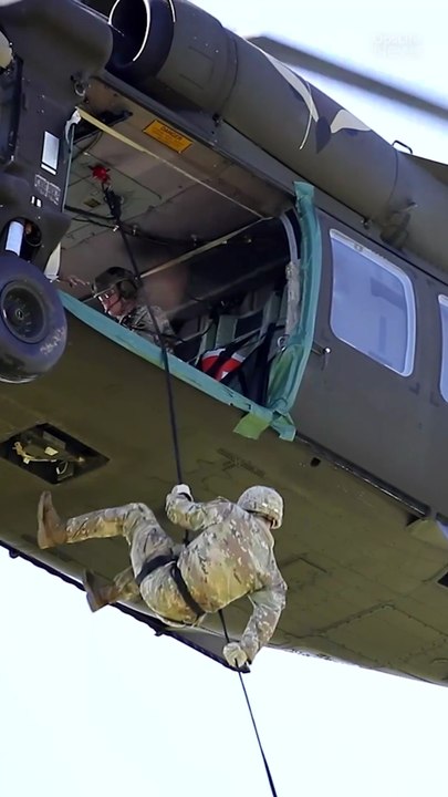 Mastering the Drop How Soldiers Rappel from Moving Helicopters