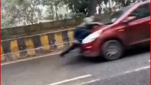 ‘Stop Signal Turned Into Horror’: Speeding Car Drags Traffic Cop 500 Metres in Greater Noida, Driver on the Run