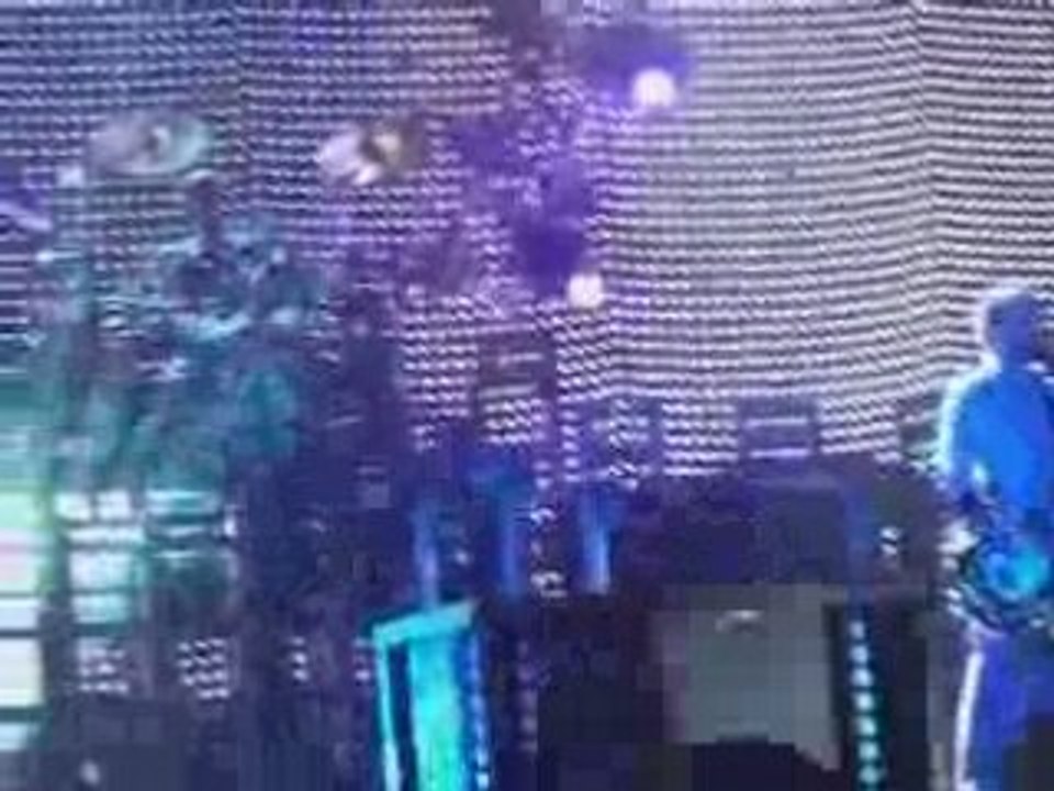 LINKIN PARK - NO MORE SORROW (Paris Bercy 22-01-08)