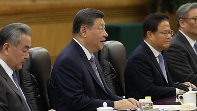 Xi Jinping holds meeting with Keir Starmer in Beijing