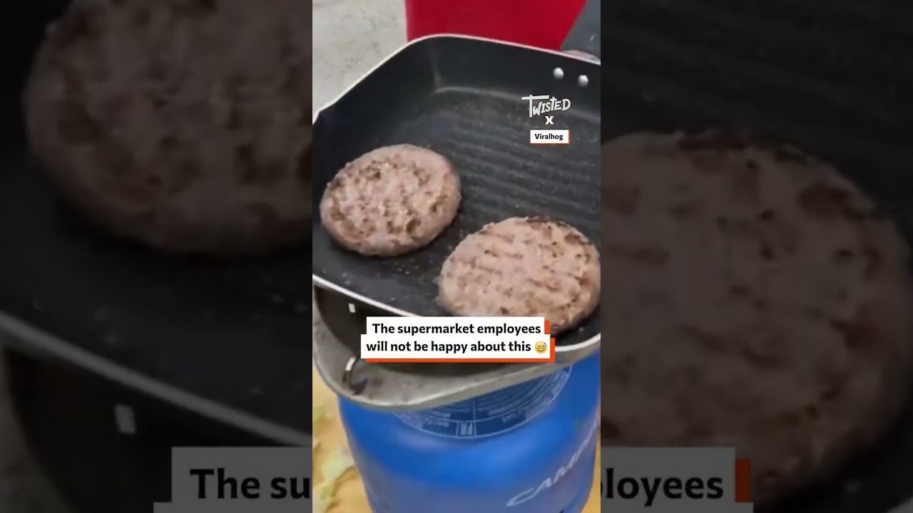 Cooking burgers at a supermarket 🍔🛒