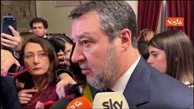 Salvini: Siamo dalla parte dell'agente di Polizia che si è difeso, no polemiche