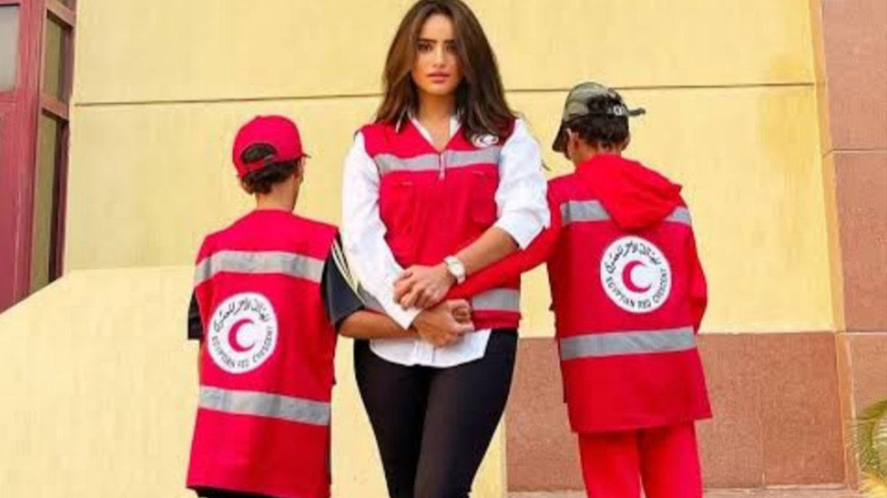 زينة: "أبو الولاد اتجوز" وأحمد عز يتصدر الترند