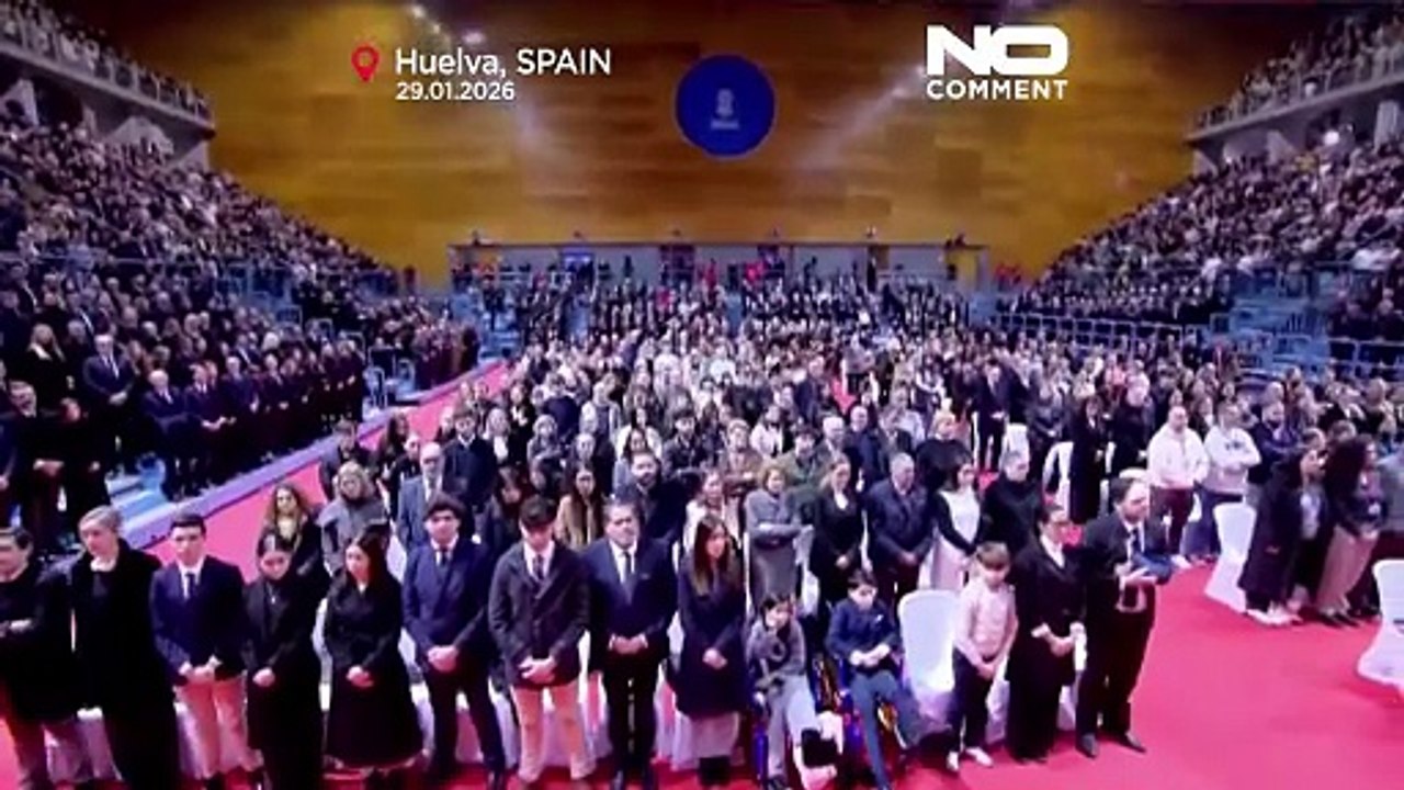 König Felipe und Königin Letizia bei Gedenkmesse für Opfer des Zugunglücks in Spanien