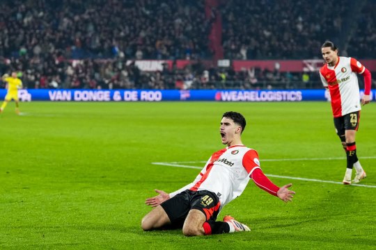 Serata da dimenticare per i Van Persie: Feyenoord eliminato e Shaqueel esce in barella