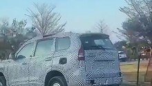 Mahindra Scorpio n  facelift 2026 spied