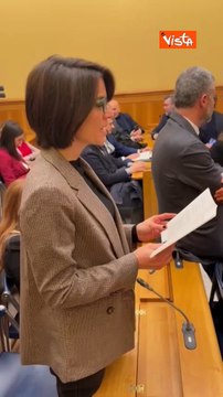 Deputati opposizione leggono costituzione in sala stampa alla Camera contro conferenza remigrazione