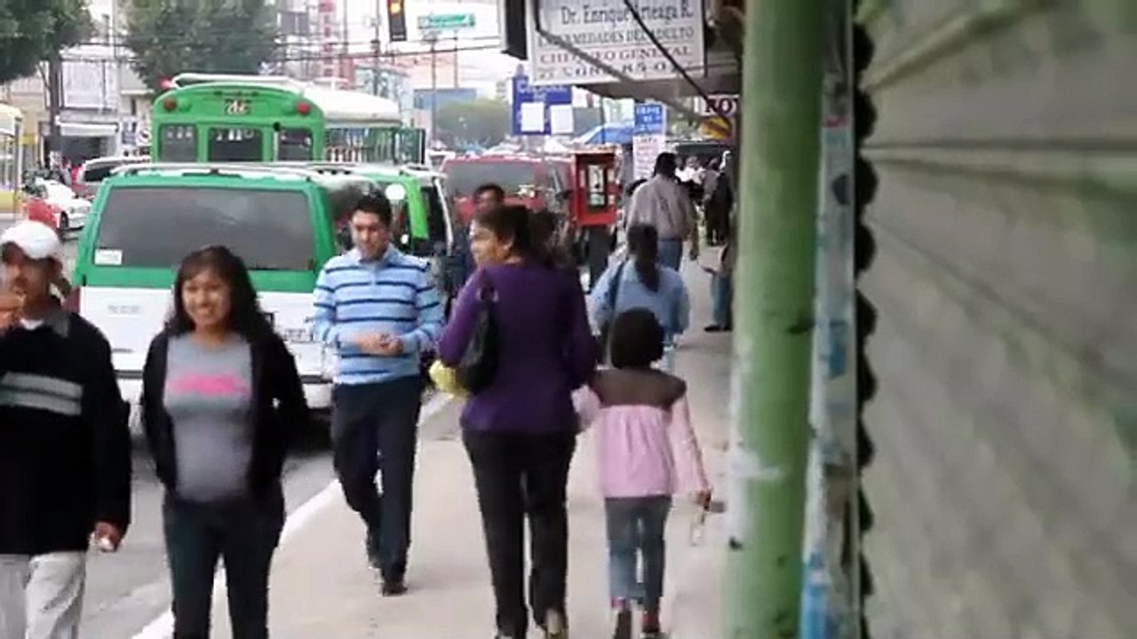 2012 Los Traficantes _Former drug cartel chief Esteban Mendoza finds redemption while helping others overcome drug addiction.