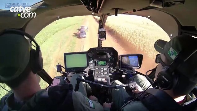 Vídeo do helicóptero da PM mostra recuperação de carro furtado em estrada rural de Cascavel