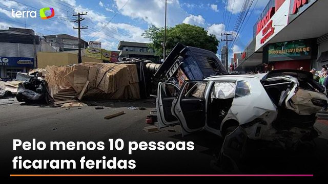 Carreta desgovernada atinge vários veículos e deixa feridos em Chapecó (SC)