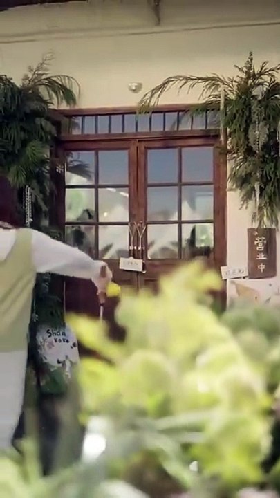 Heartthrob CEO gets rejected by a blind girl on a date instantly falls for her