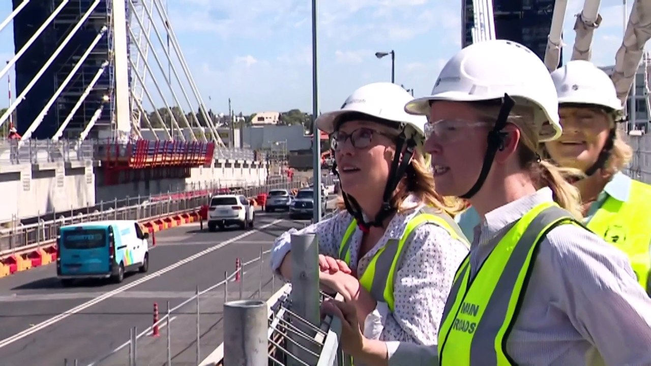 Fremantle bridge closing for a year for extensive reconstruction