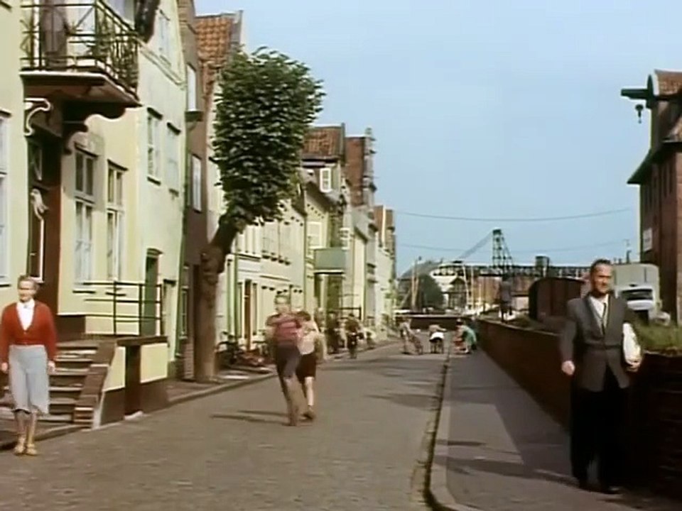 Emil und die Detektive | movie | 1954 | Official Trailer