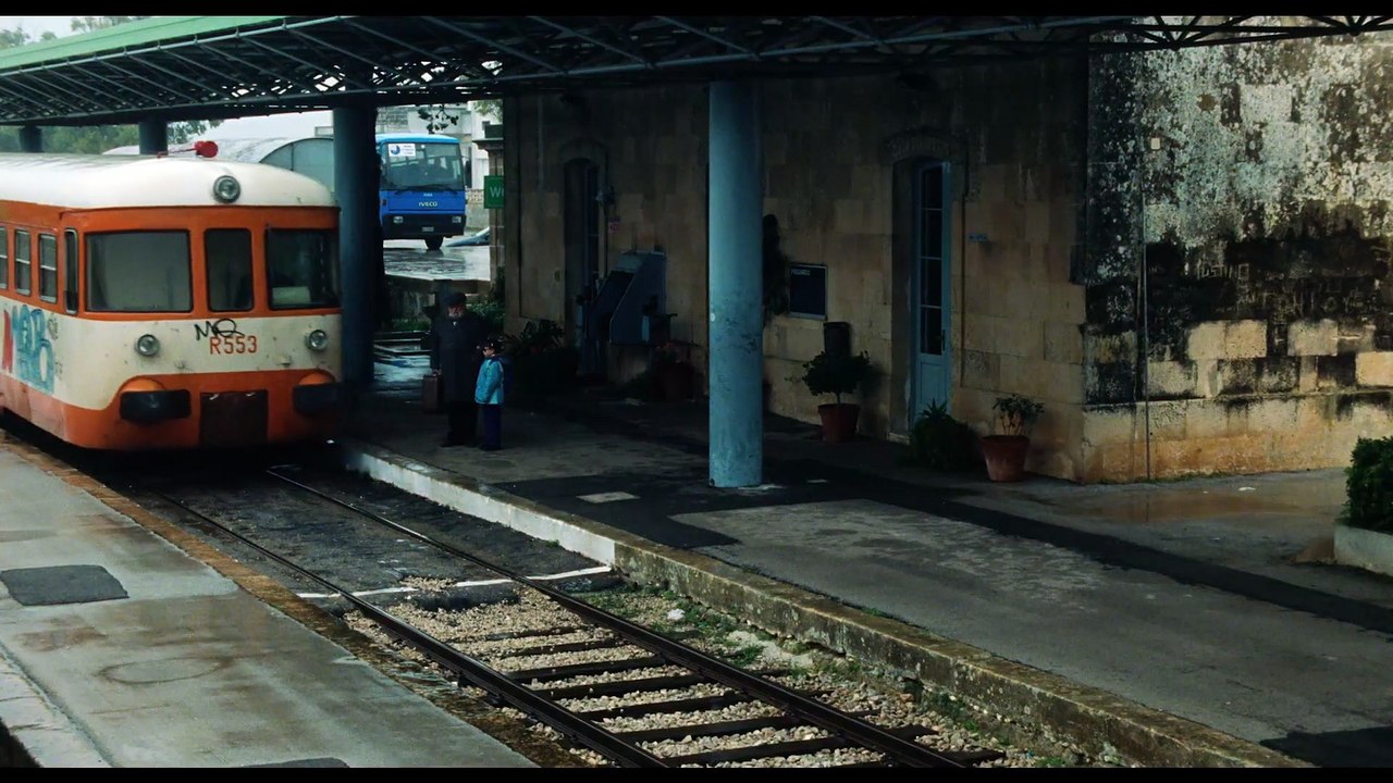 Azzurro | movie | 2000 | Official Trailer