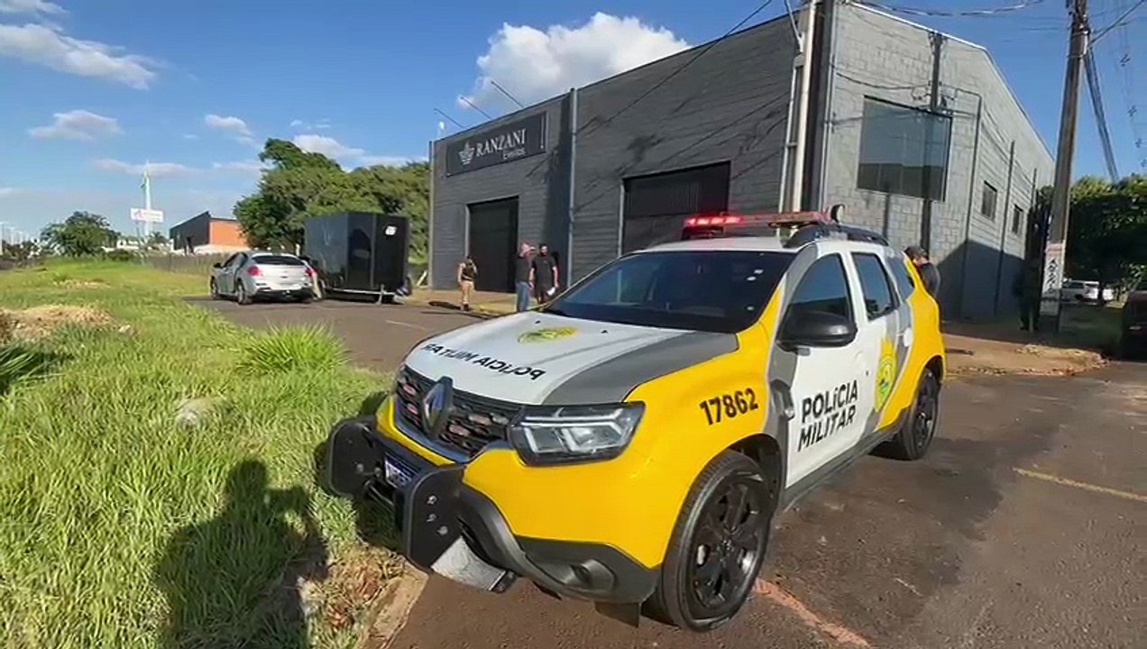 Policial e esposa são encontrados baleados dentro de carro em Umuarama