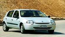Renault Clio 1.0 (1999): Conforto Europeu em Um Carro Popular