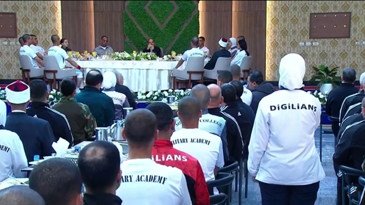 الرئيس السيسي للطالبة بسنت: أنا مكرهش الفقير بس بكره الفقر ومش بكره الجاهل بس بكره الجهل