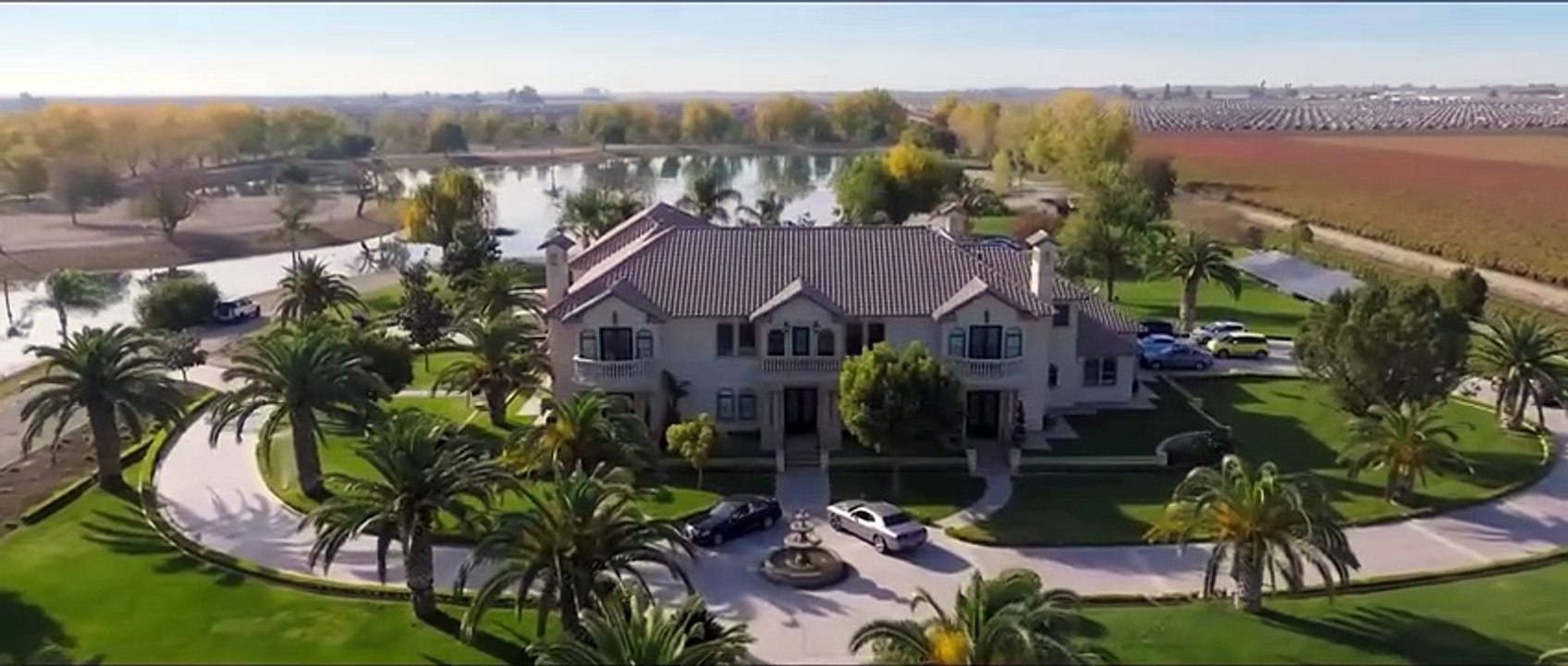 Snow White and the Seven Samurai Trailer OV