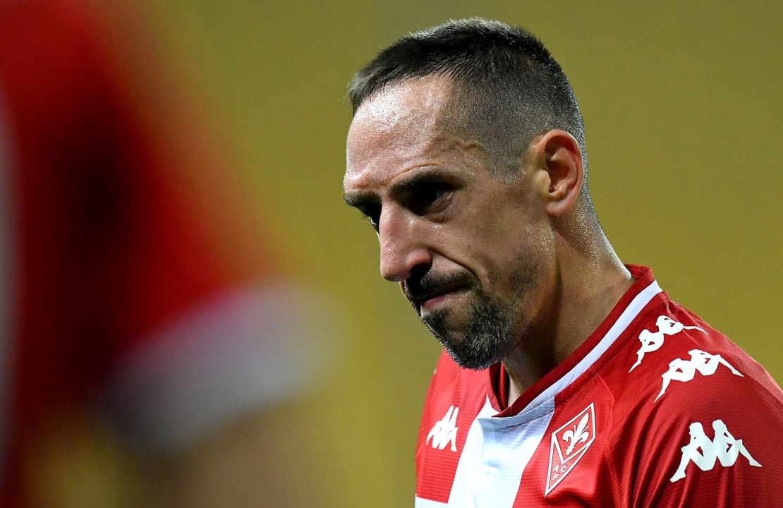 Ribery, che figuraccia! Simula per ottenere un calcio di rigore in una partita di beneficienza