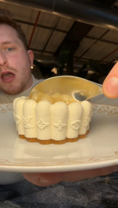 Toutes les pâtisseries Louis Vuitton par Maxime Frédéric 😱✨6 entremets différents, plus bons les uns que les autres 😍🎉Personnellement, je suis fan du travail de Maxime Frédéric 💪BRAVO 🎉