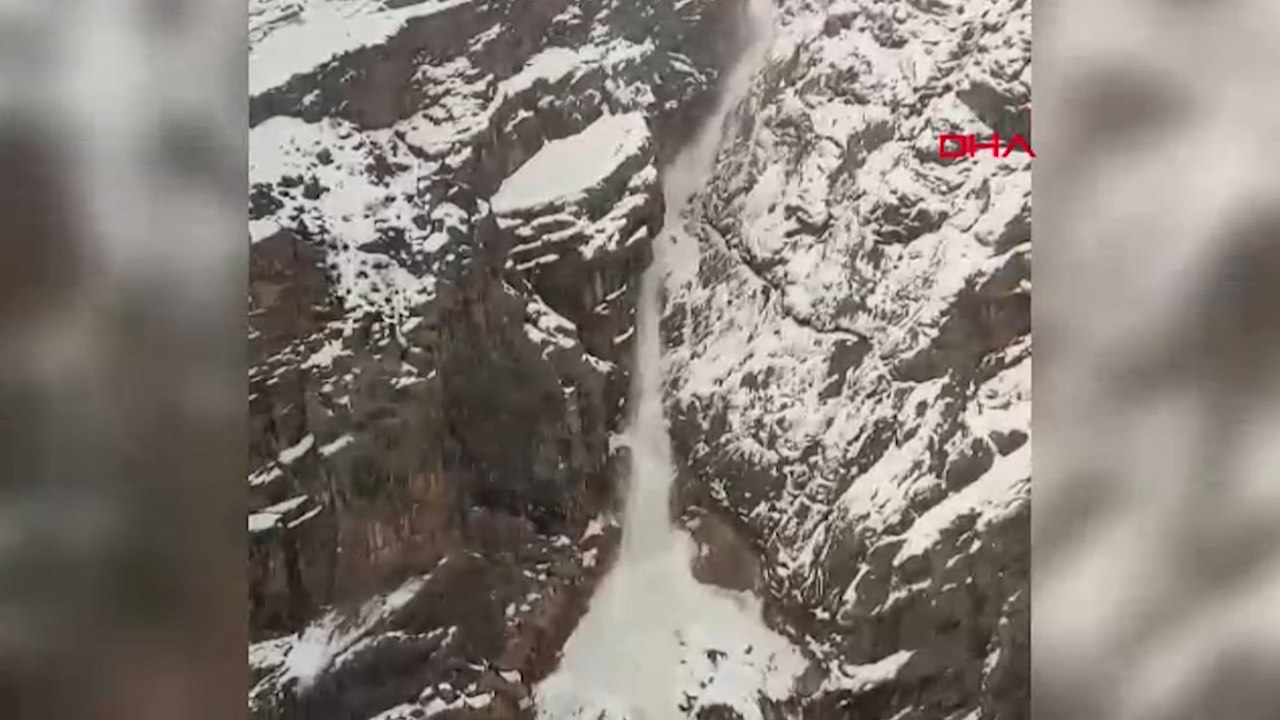 Van ve Hakkari-Çukurca kara yollarına çığ düştü