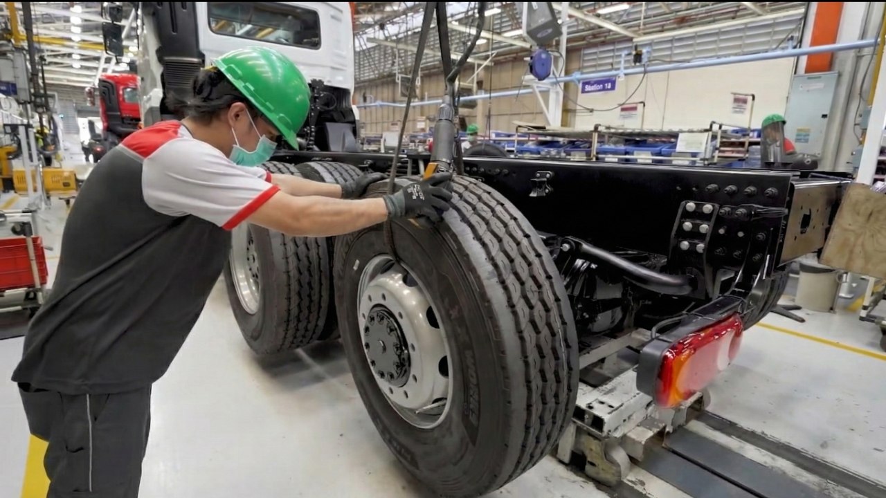 UD Trucks Bangkok: Nachhaltige Lkw-Produktion in Asien