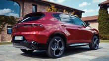 Le SUV compact italien Alfa Romeo Tonale retravaillé affirme un caractère sportif marqué