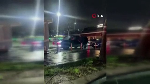 Başakşehir'de trafikte maganda dehşeti: Kadının bulunduğu cipin ön camını yumrukladı!