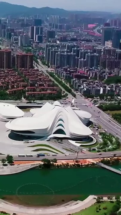 CEO Asked She to Draw 100 Paintings for His Lover, but He Left Her Hands, Regretted it After Leaving