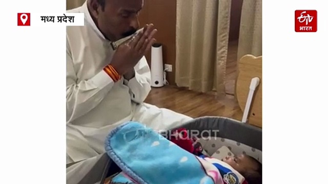 बजट सत्र की व्यस्तता के बीच बजाया माउथ ऑर्गन, नाती संग मस्ती करते नजर आए केंद्रीय मंत्री