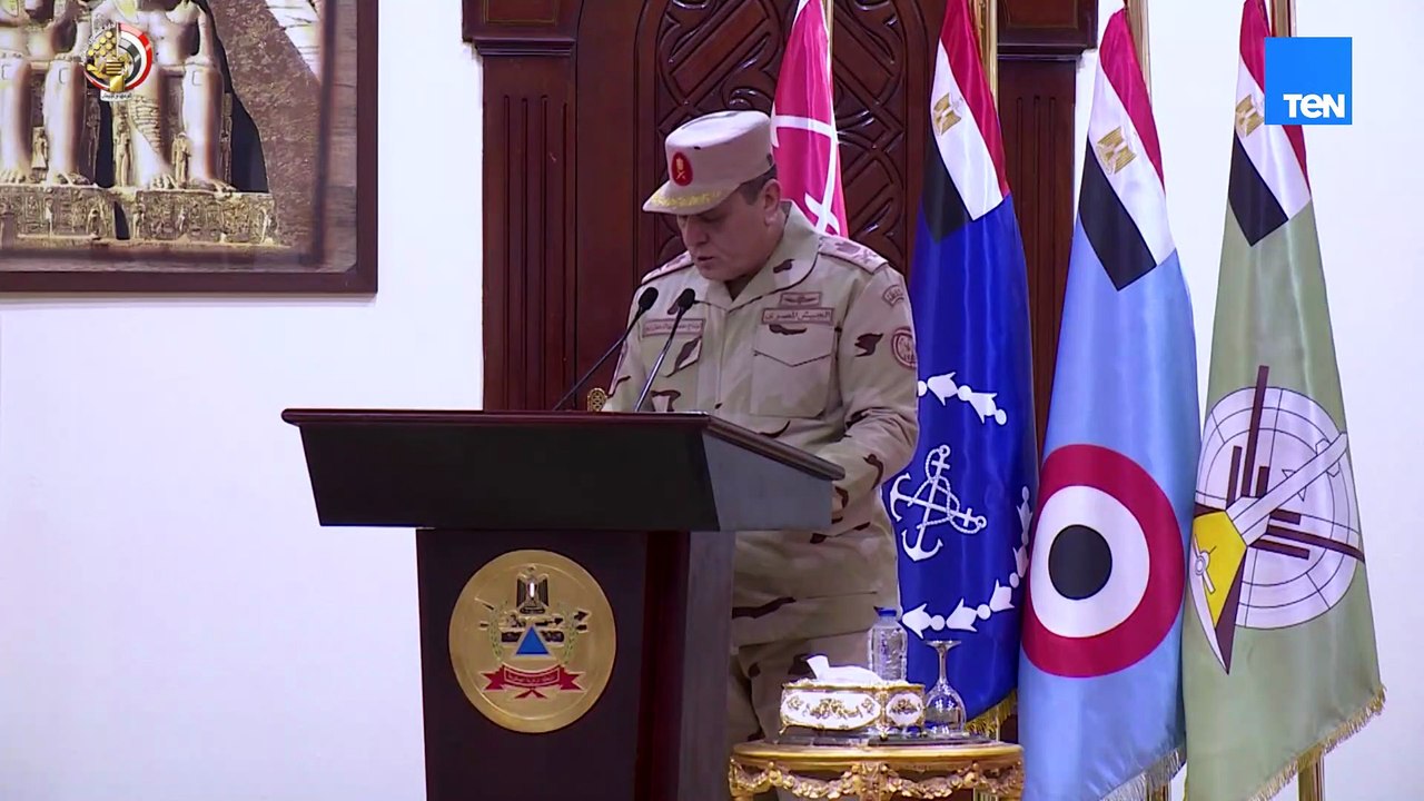 الفريق أول عبد المجيد صقر القائد العام للقوات المسلحة يلتقى بعدد من قادة وضباط القوات المسلحة