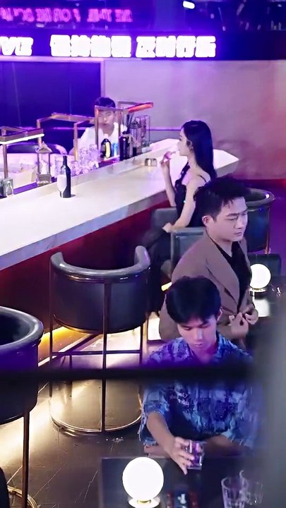 Unveiling Ms. Lynch's Secret Identities (DUBBED)