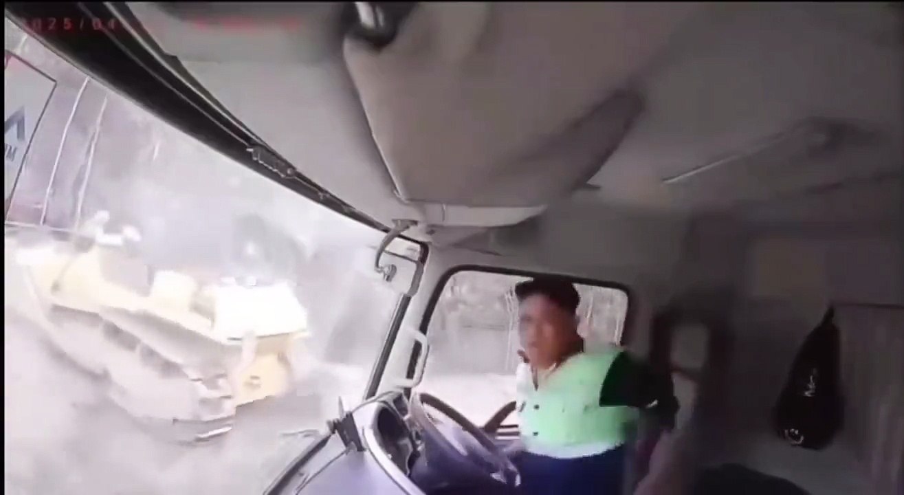 Ils échappent de peu à un enorme glissement de terrain