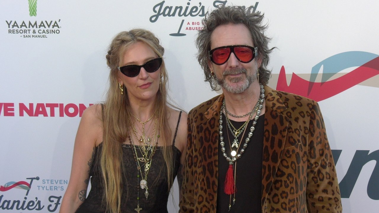 Chris Robinson on the red carpet at Steven Tyler's 7th annual GRAMMY Awards viewing party