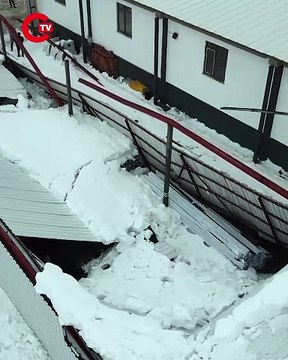 Tunceli OSB’de yoğun kardan 'çatı' çöktü Yaklaşık 7 milyon liralık zarar oluştu!