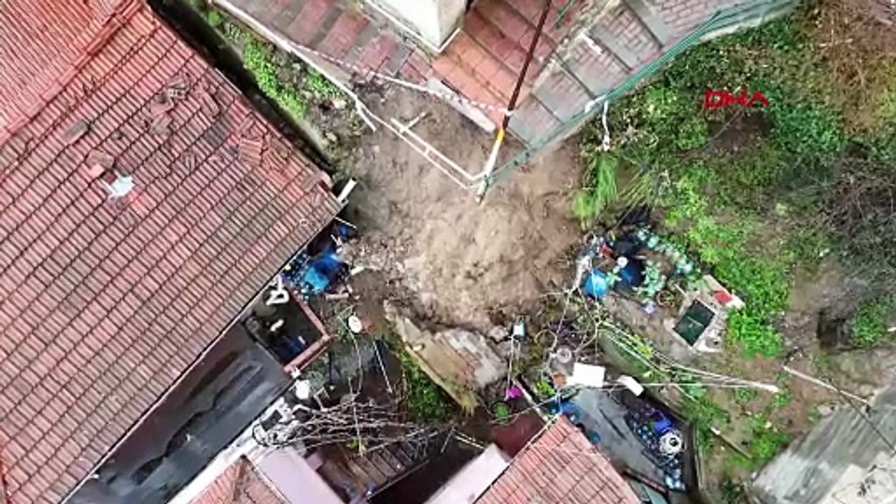 Sokak merdivenleri çöktü; 31 kişinin yaşadığı 4 bina tahliye edildi!