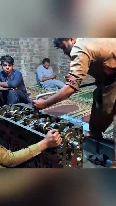 Rebuilding Hino Truck Engine  | Seized Heavy Truck Engine Tear-Down & Overhaul