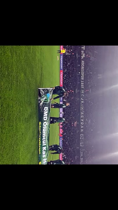 Kocaelispor ısınmak için sahaya çıktı