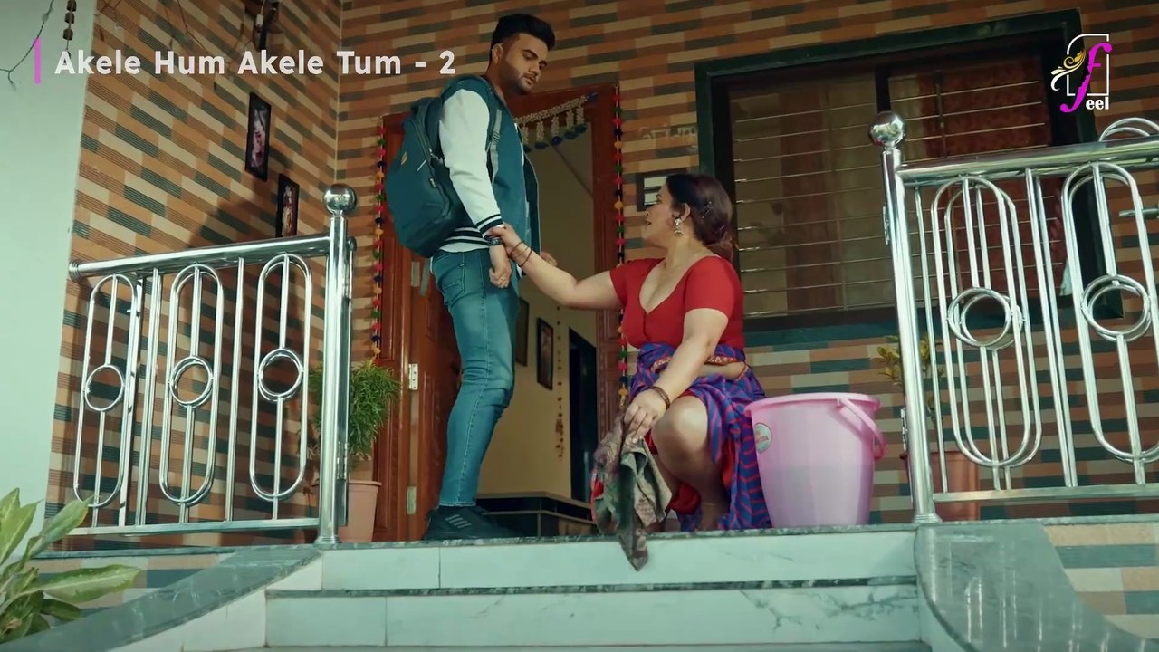 Akele hum akele tum