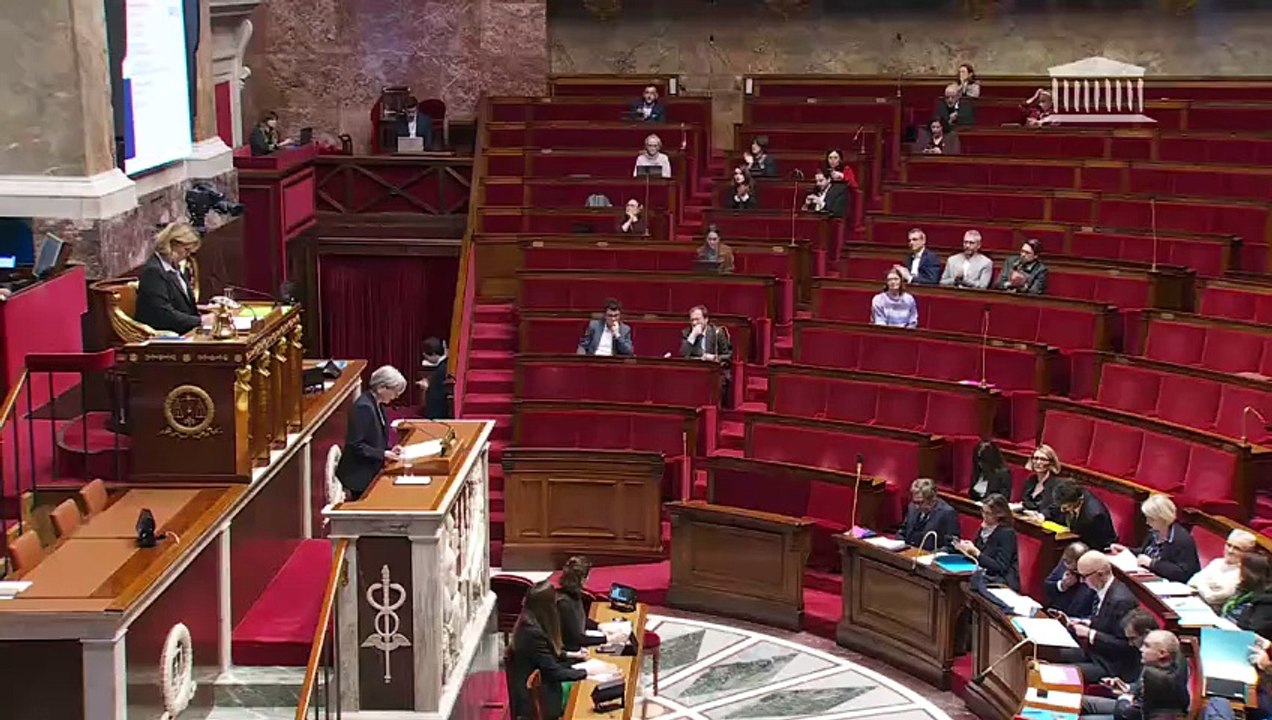 1ère séance :  Deux motions de censure (art. 49, al. 3, de la Constitution) ; Améliorer la protection des commerçants grâce à l'usage des outils numériques - Lundi 2 février 2026