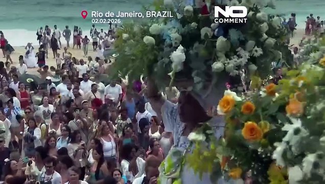 Brasilien: Tausende in Rio de Janeiro feiern Meeresgöttin Yemanjá am Strand